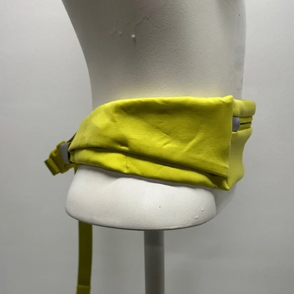 Lululemon Fast and Free Running Belt Highlight Yellow Reflective Visibility - Picture 4 of 7